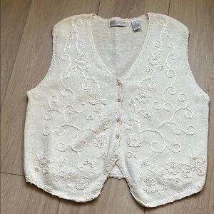 Carolyn Taylor Cream Floral Knit Vest Size Large Cottagecore style